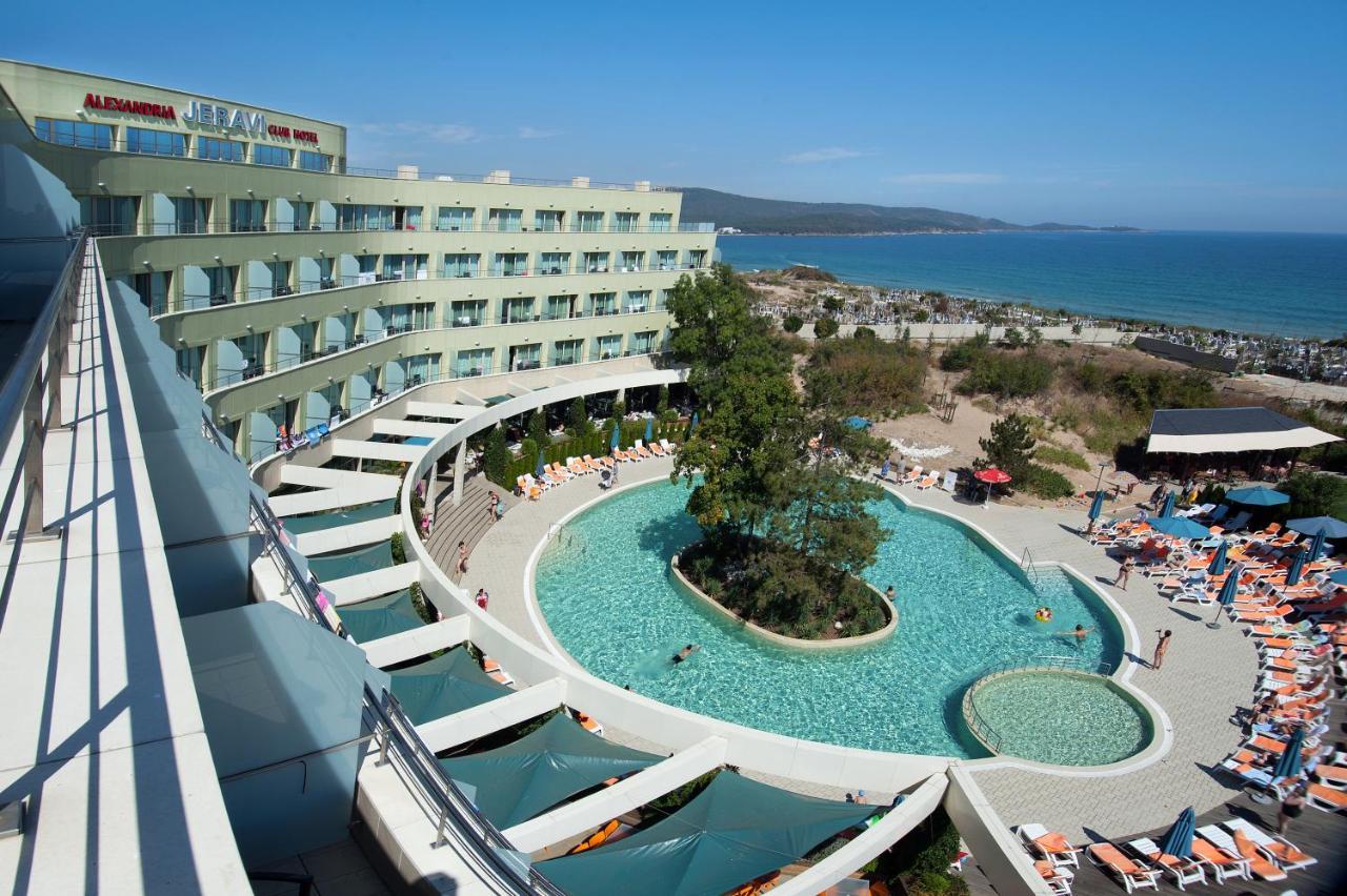 Jeravi Club מלון 4*