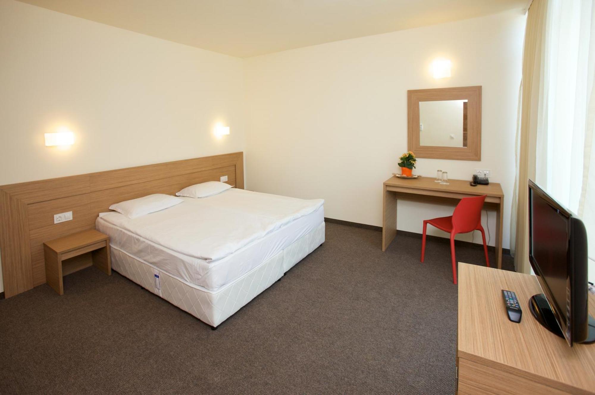 Hotel Jeravi Club 4*