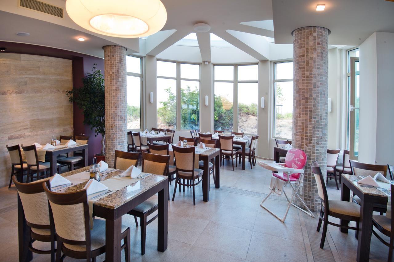 Jeravi Club Hotel
